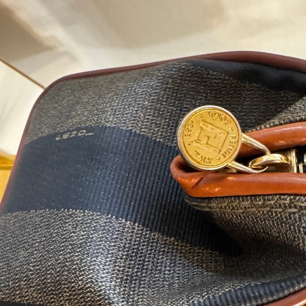 Fendi Boston Pecan Mini Canvas Bag -💯 authentic - Picture 4 of 6